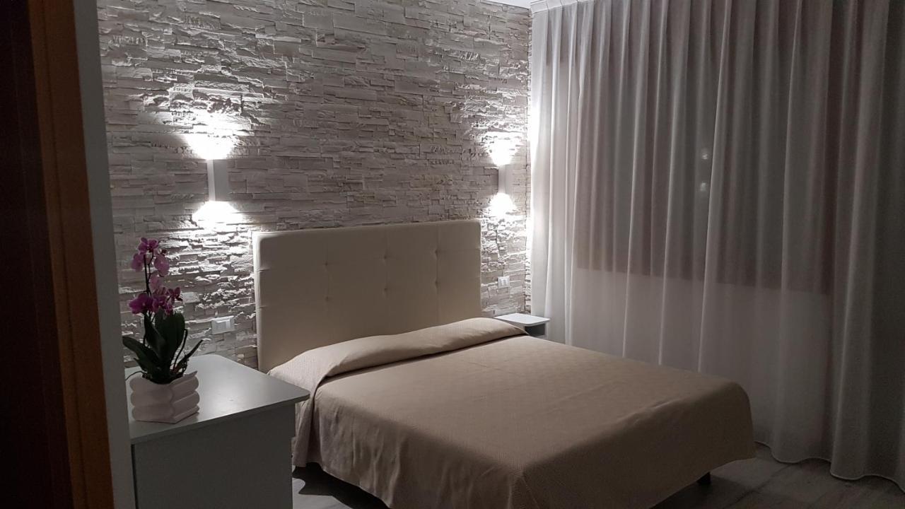 Albergo Paris Sottomarina Eksteriør bilde