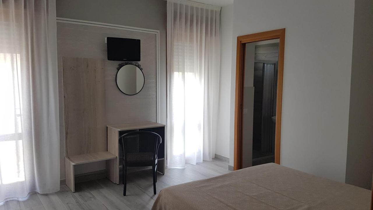 Albergo Paris Sottomarina Eksteriør bilde
