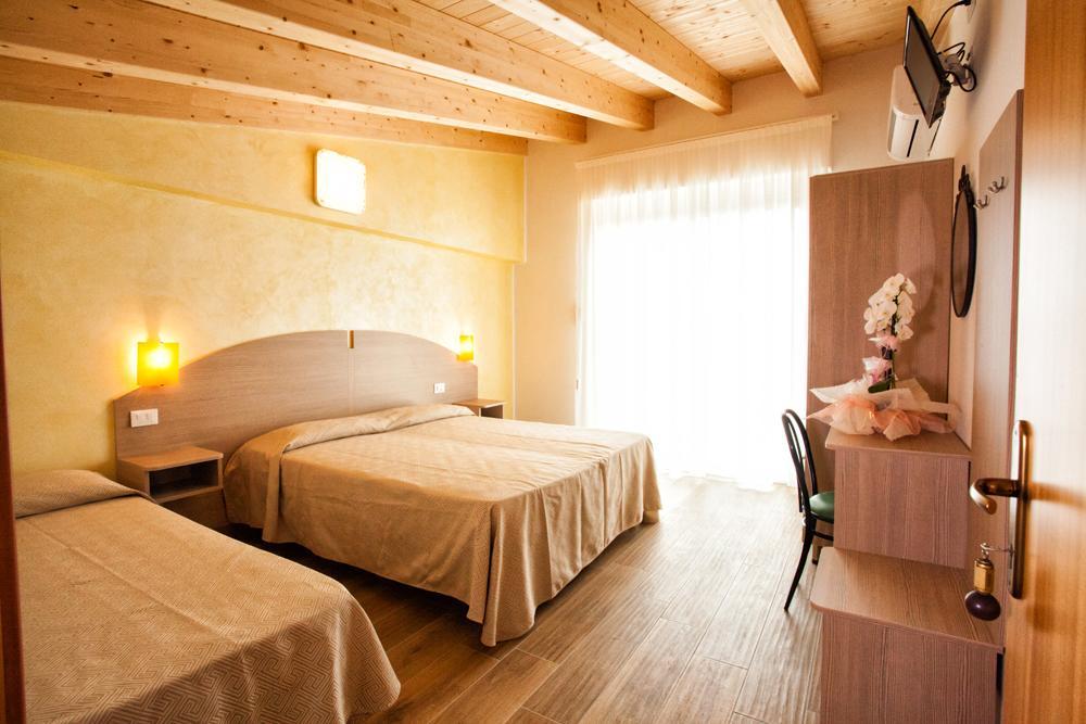 Albergo Paris Sottomarina Eksteriør bilde