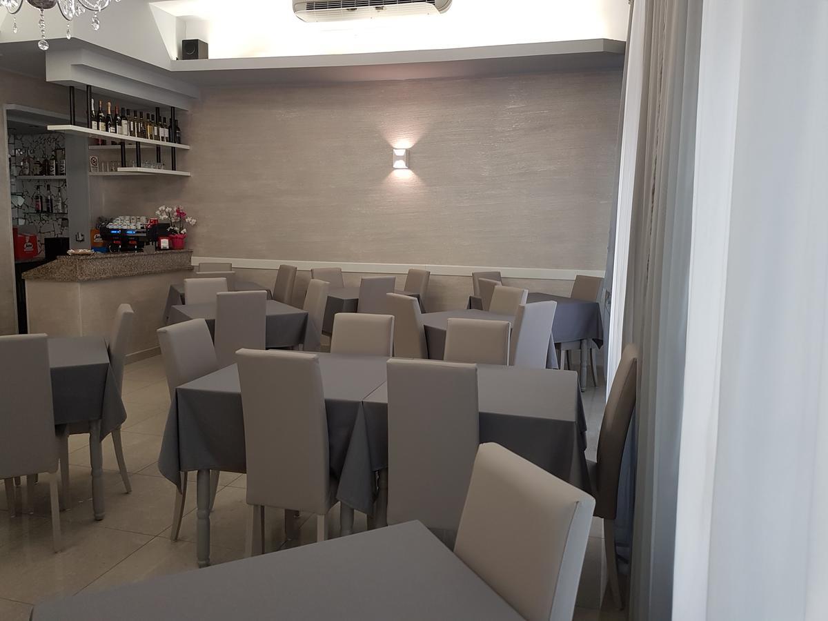 Albergo Paris Sottomarina Eksteriør bilde